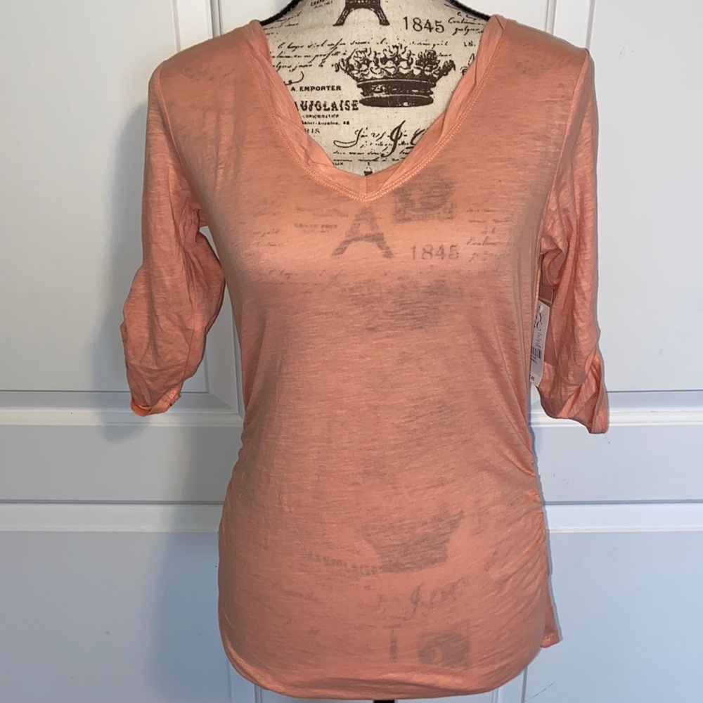 NEW YORK & CO ROLL-SLEEVE V-NECK TEE
